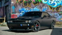  Dodge Challenger SRT    